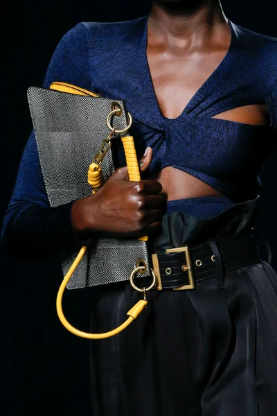 Look 84
